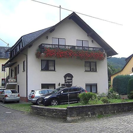 Mosel-Gastehaus Kirch Otel Ernst Dış mekan fotoğraf