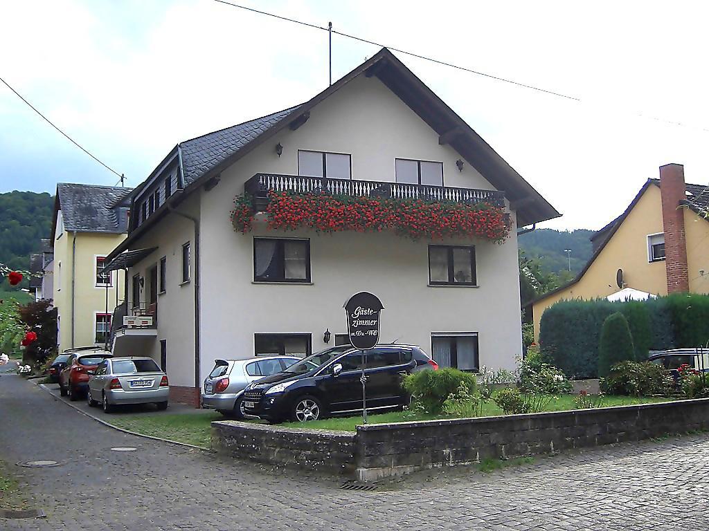 Mosel-Gastehaus Kirch Otel Ernst Dış mekan fotoğraf