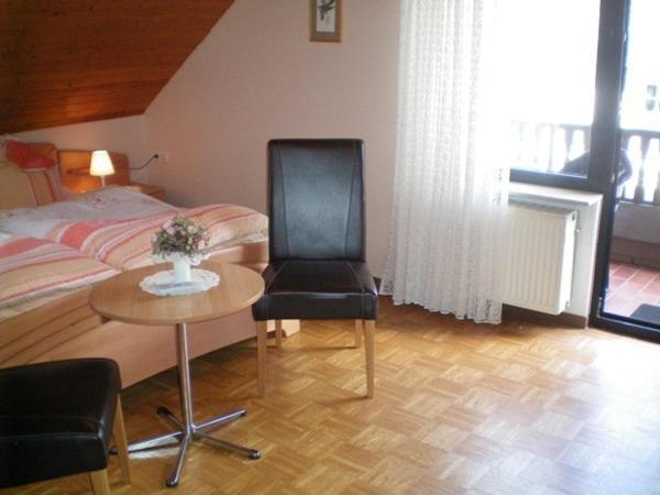 Mosel-Gastehaus Kirch Otel Ernst Oda fotoğraf